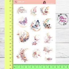 Aršík samolepek "Křídla snů" s motivy jemných motýlů, květin a půlměsíců v pastelových barvách, ideální pro diář a kreativní tvoření. Aršík samolepek "Křídla snů" s motivy jemných motýlů, květin a půlměsíců v pastelových barvách, ideální pro diář a kreativní tvoření.