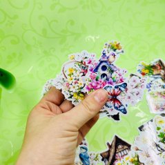 Samolepky s motivy jara, květinami a zvířátky