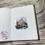 Kouzelný zámek jako z pohádky, který přenese tvůj diář do světa fantazie. Perfektní pro bujo, scrapbook nebo jakékoliv plánování s nádechem magie. Kouzelný zámek jako z pohádky, který přenese tvůj diář do světa fantazie. Perfektní pro bujo, scrapbook nebo jakékoliv plánování s nádechem magie.