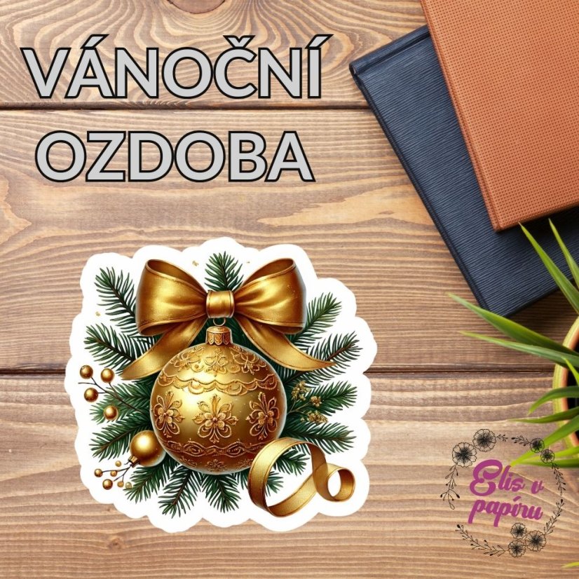 Zlatá vánoční ozdoba s detailními ornamenty, elegantní mašlí a zelenými větvičkami, připomínající kouzlo tradičních svátků.