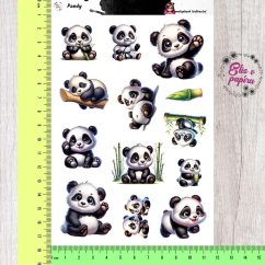 Samolepky zobrazují hravé pandy, jak si užívají den – válejí se, jedí bambus nebo sedí a sledují svět kolem sebe. Všechny postavičky jsou v roztomilém stylu, který vyzařuje radost a klid. Barevná paleta je jemná a pastelová, což dodává samolepkám klidnou a přátelskou atmosféru.