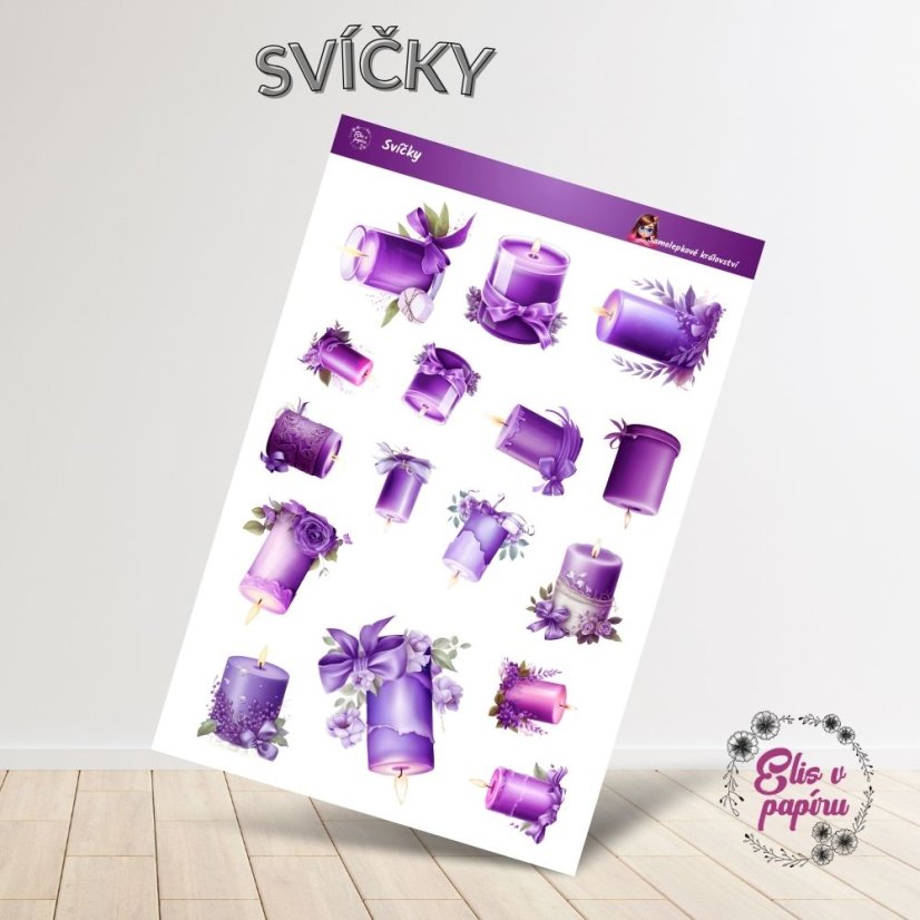 Samolepky zobrazují elegantní fialové svíčky zdobené květinami a jemnými dekoracemi. Každá svíčka má jemný plamen a je obklopená květinami nebo stužkami, což vytváří pocit klidu a harmonie. Barvy jsou jemné a přívětivé, což samolepkám dodává uklidňující atmosféru.