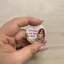 Samolepek není nikdy dost | Placka se špendlíkem